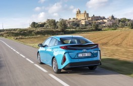 Toyota Prius PHEV, 2017, rear