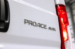 Toyota Proace Max, 2025, badge