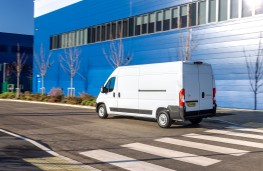 Toyota Proace Max, 2025, rear