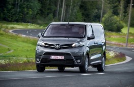 Toyota Proace, 2016, front