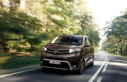 Toyota Proace Verso, 2016, front