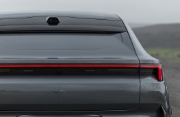 Polestar 4, 2026, rear window