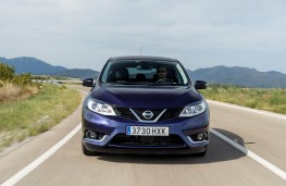 Nissan Pulsar, head on