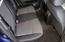 Nissan Pulsar, rear seats