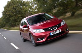 Nissan Pulsar, front, action