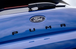 Ford Puma 1.0 EcoBoost MHEV ST auto, 2025, badge