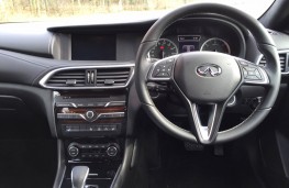 Infiniti Q30, interior