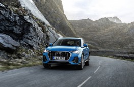 Audi Q3, 2018, front