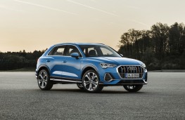 Audi Q3, 2018, side