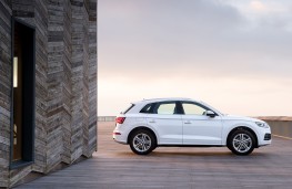 Audi Q5, 2017, side