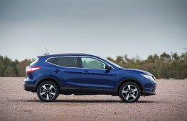 Nissan Qashqai, side