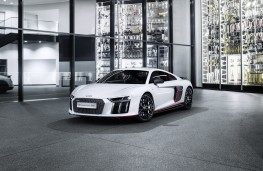 Audi R8 V10 plus selection 24h, front