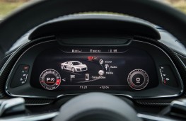 Audi R8 V10 plus, instrument panel