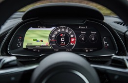 Audi R8 V10 plus, instrument panel