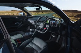 Audi R8 V10, 2019, interior