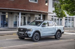 Ford Ranger Stormtrak PHEV, 2026, front, action