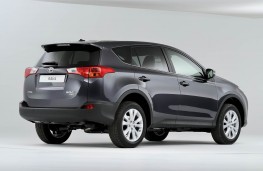 Toyota RAV4, rear
