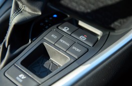 Toyota RAV4, 2019, controls