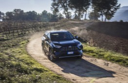 Toyota RAV4, 2019, front, off road