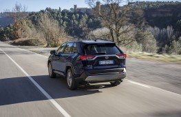 Toyota RAV4, 2019, rear