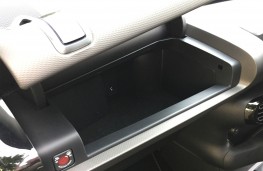 Citroen C4 Cactus Rip Curl, glove box, open