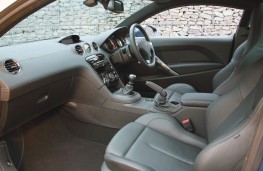 Peugeot RCZ GT interior