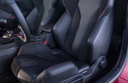 Peugeot RCZ R, seats