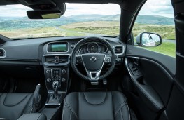 Volvo V40, 2016, R-Design, interior