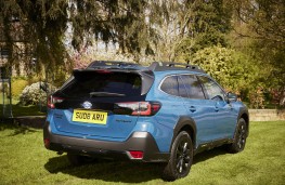 Subaru Outback, 2025, rear