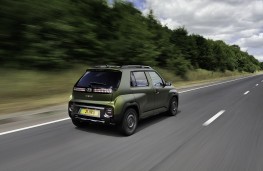 Hyundai Inster Cross, 2025, rear, action