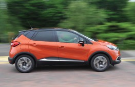  Renault Captur, side action