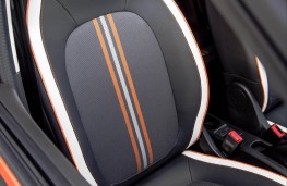 Renault Twingo GT, front seat