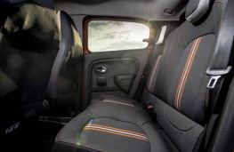 Renault Twingo GT, rear seat