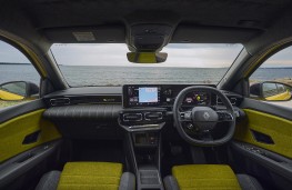 Renault 5 E-Tech, 2025, interior