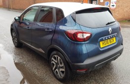 Renault Captur TCe 90 Iconic, rear