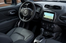 Jeep Renegade Dawn of Justice edition, interior