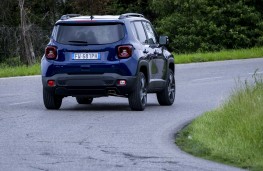 Jeep Renegade S, 2019, rear, action