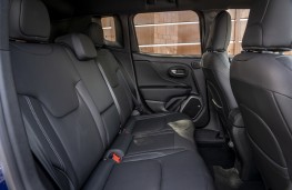 Jeep Renegade S, 2019, rear seats