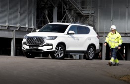KGM Rexton Commercial, 2025, front