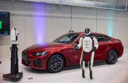 BMW uses humanoid robots in car manufacture
