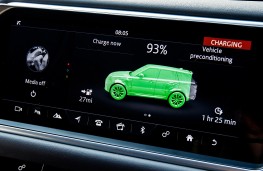 Range Rover Sport P400e, 2018, display screen