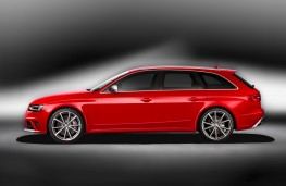 Audi RS4 Avant, side