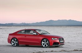 Audi RS 5 Coupe, side