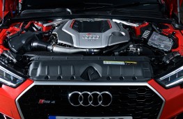 Audi RS 4 Avant, 2018, engine