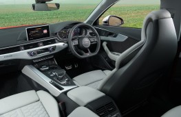 Audi RS 4 Avant, 2018, interior