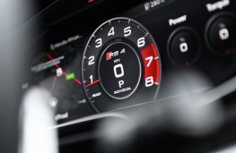 Audi RS 4 Avant, 2018, instrument panel