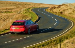 Audi RS 4 Avant, 2018, rear, cornering