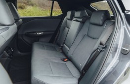 Lexus RZ 500e, 2026, rear seats