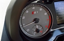 Audi S1 Sportback quattro, dials