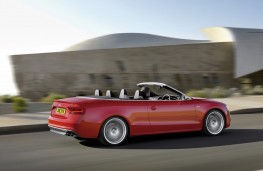 Audi S5 Cabriolet, side